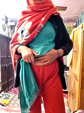 Snapshot of Hot-rubina chatting on 01-23-25, 06:39 Hot-rubina online show from 01-23-25, 06:39