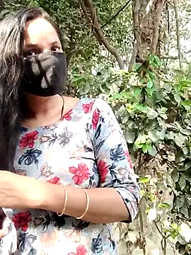 Snapshot of Hot-rubina chatting on 03-01-25, 04:37 Hot-rubina online show from 03-01-25, 04:37