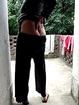 Snapshot of Hot-rubina chatting on 09-15-25, 10:37 Hot-rubina online show from 09-15-25, 10:37