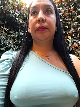 Snapshot of Bella_keny chatting on 04-30-26, 07:53 Bella keny online show from 04-30-26, 07:53