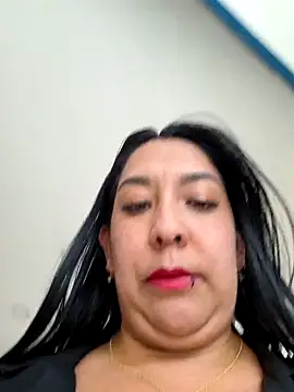 Snapshot of Bella_keny chatting on 05-29-26, 05:55 Bella keny online show from 05-29-26, 05:55