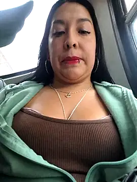 Snapshot of Bella_keny chatting on 06-01-26, 03:25 Bella keny online show from 06-01-26, 03:25