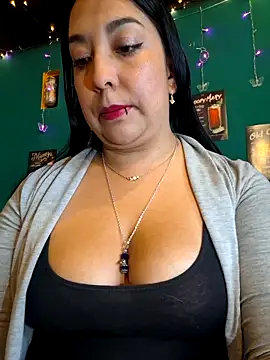 Snapshot of Bella_keny chatting on 06-06-26, 07:40 Bella keny online show from 06-06-26, 07:40