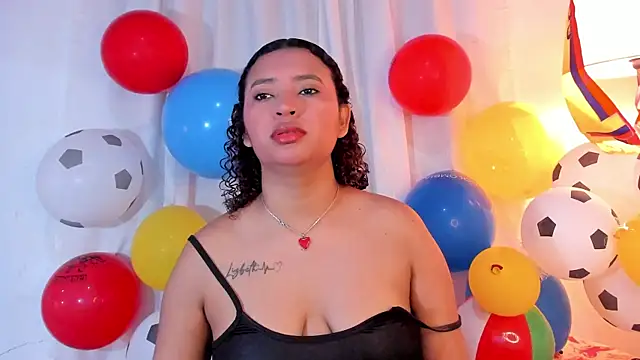 Snapshot of JessyZoe chatting on 06-25-26, 02:32 JessyZoe online show from 06-25-26, 02:32