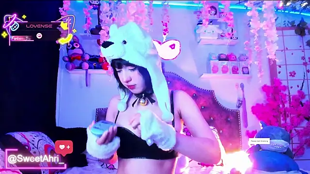 SweetAhri online show from 01-14-26, 01:22