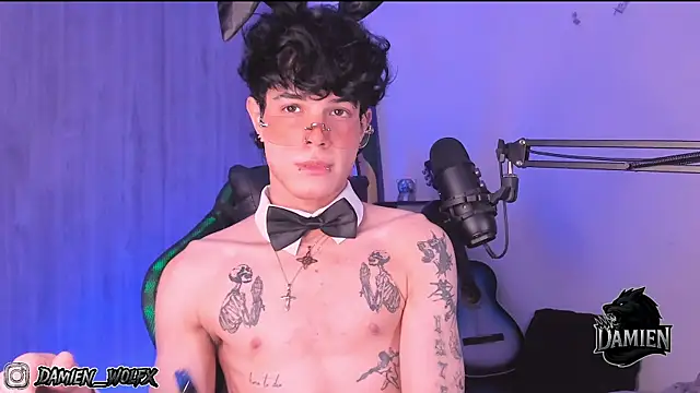 Snapshot of cinnamon_boyxxx chatting on 09-24-25, 01:09 cinnamon boyxxx online show from 09-24-25, 01:09