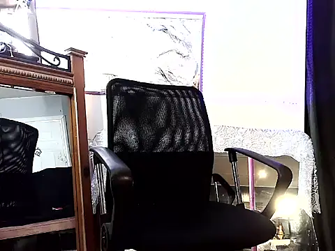 Snapshot of Genevieve143 chatting on 07-05-26, 04:47 Genevieve143 online show from 07-05-26, 04:47