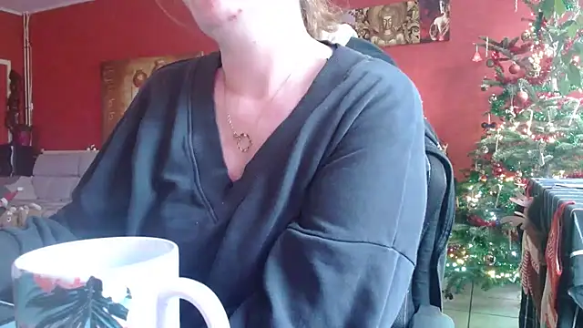 cruellaculdenfer67 online show from 12-04-25, 02:15