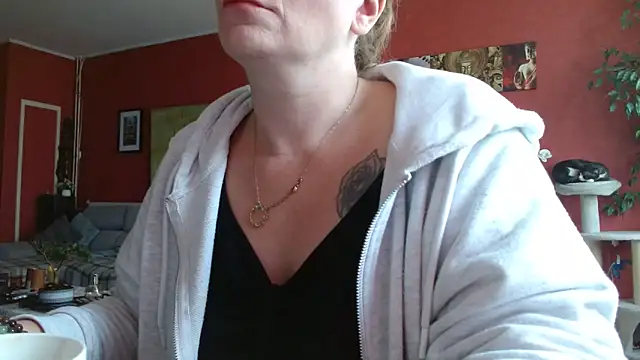Snapshot of cruellaculdenfer67 chatting on 06-11-26, 07:28 cruellaculdenfer67 online show from 06-11-26, 07:28