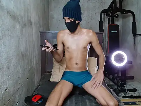 Snapshot of skinnyboy1000 chatting on 10-29-25, 05:58 skinnyboy1000 online show from 10-29-25, 05:58