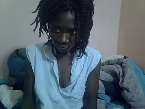 Snapshot of Petite_rider chatting on 03-17-25, 06:29 Petite rider online show from 03-17-25, 06:29