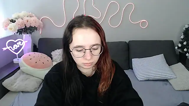 Mini Diva online show from 01-18-26, 09:13