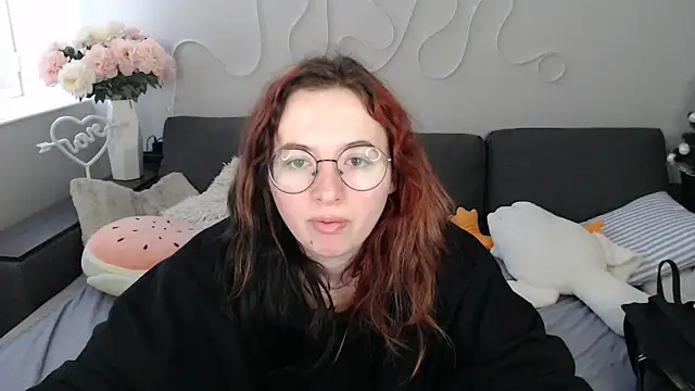 Mini Diva online show from 02-27-26, 09:09