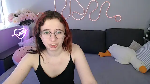 Mini Diva online show from 03-07-26, 09:17