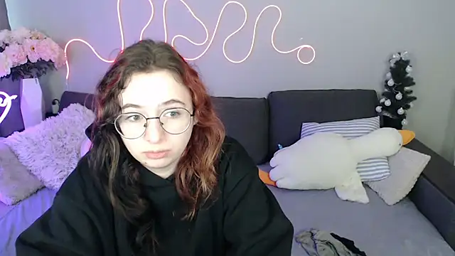 Mini Diva online show from 03-23-26, 09:13