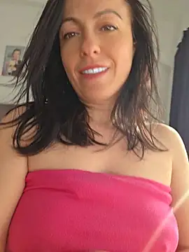 Snapshot of lovewildguy1 chatting on 05-16-26, 04:42 lovewildguy1 online show from 05-16-26, 04:42