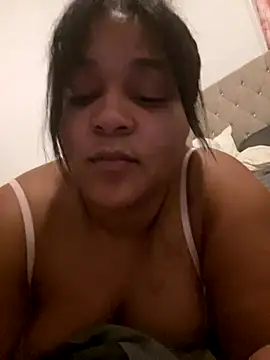 Snapshot of yourfavlightskinn chatting on 11-22-25, 10:53 yourfavlightskinn online show from 11-22-25, 10:53