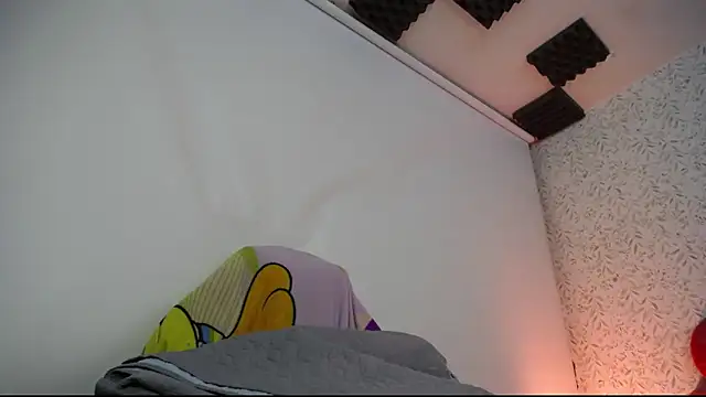 Snapshot of luly_pink chatting on 05-20-26, 04:07 luly pink online show from 05-20-26, 04:07