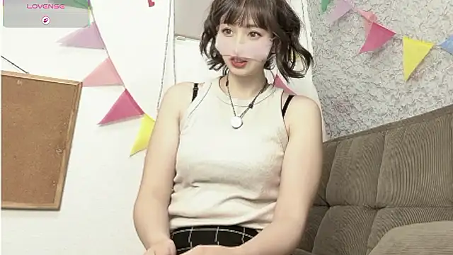 Snapshot of A33-asami chatting on 05-07-26, 02:28 A33-asami online show from 05-07-26, 02:28