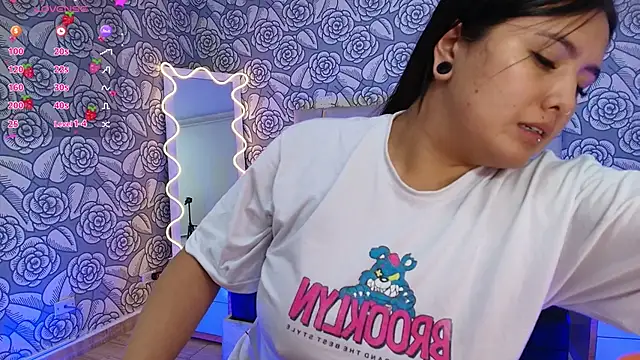 Snapshot of Mellani_tay chatting on 01-16-25, 07:17 Mellani tay online show from 01-16-25, 07:17