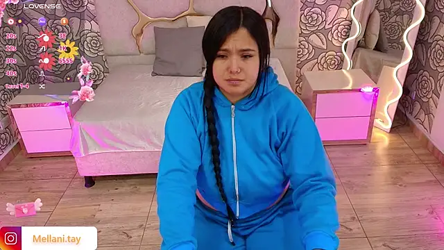 Snapshot of Mellani_tay chatting on 02-09-25, 03:00 Mellani tay online show from 02-09-25, 03:00