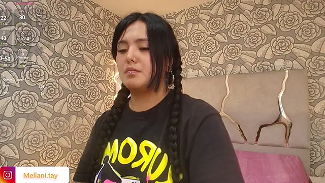 Snapshot of Mellani_tay chatting on 03-21-25, 07:33 Mellani tay online show from 03-21-25, 07:33