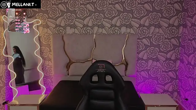 Snapshot of Mellani_tay chatting on 09-29-25, 03:11 Mellani tay online show from 09-29-25, 03:11