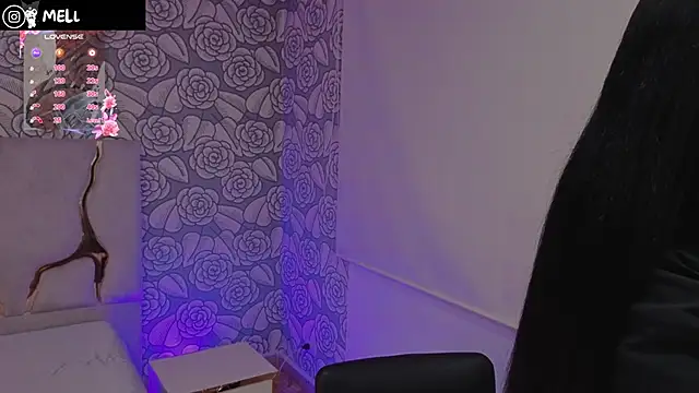 Snapshot of Mellani_tay chatting on 10-03-25, 03:25 Mellani tay online show from 10-03-25, 03:25