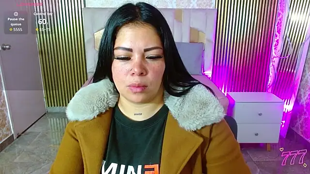 Snapshot of martinna_tay chatting on 07-05-26, 03:13 martinna tay online show from 07-05-26, 03:13
