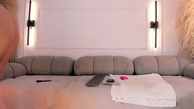 AliceHanz online show from 03-18-26, 12:03