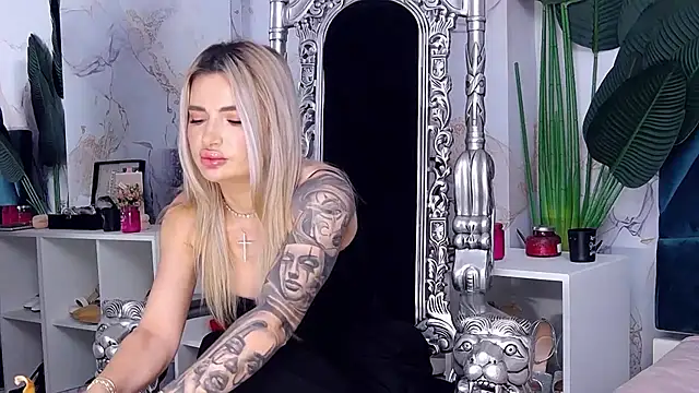 Snapshot of NightshadeIris chatting on 03-22-26, 02:09 NightshadeIris online show from 03-22-26, 02:09