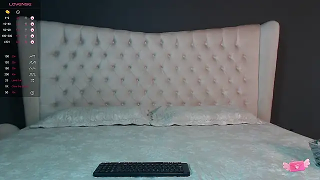 nichole bree  online show from 01-18-25, 11:32