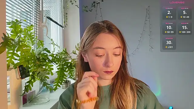 Snapshot of monlight__dana chatting on 02-02-25, 09:40 monlight  dana online show from 02-02-25, 09:40