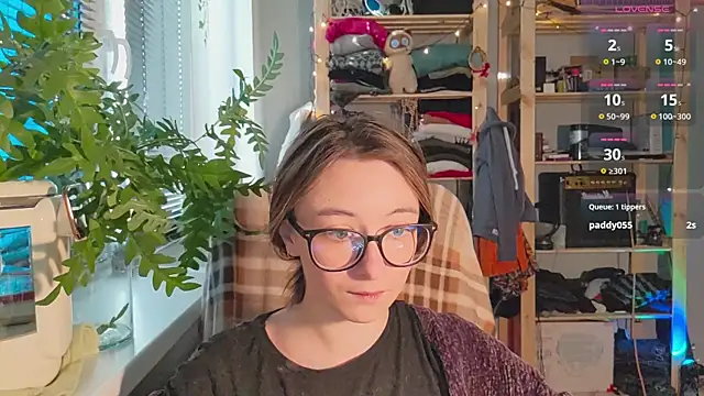 Snapshot of monlight__dana chatting on 02-23-25, 01:32 monlight  dana online show from 02-23-25, 01:32