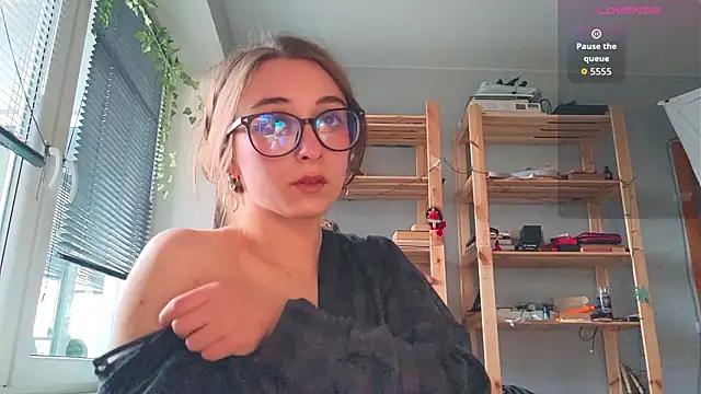 monlight  dana online show from 03-26-26, 03:39