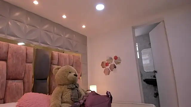 Charlotte Ice1 online show from 03-21-26, 04:21