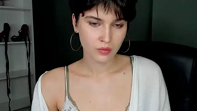 sarah perfect online show from 04-16-26, 06:47