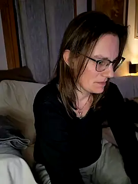 Snapshot of SpiceLea chatting on 01-21-25, 09:15 SpiceLea online show from 01-21-25, 09:15