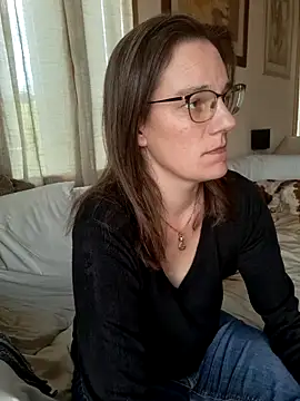 Snapshot of SpiceLea chatting on 01-30-25, 03:08 SpiceLea online show from 01-30-25, 03:08