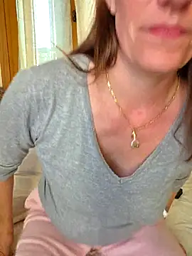 SpiceLea online show from 11-18-25, 03:05