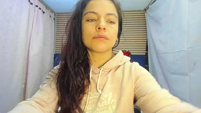 Snapshot of rosse_2504 chatting on 04-27-26, 12:14 rosse 2504 online show from 04-27-26, 12:14