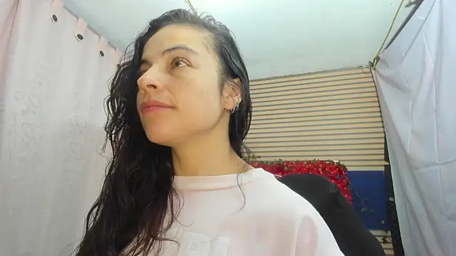 Snapshot of rosse_2504 chatting on 05-13-26, 12:24 rosse 2504 online show from 05-13-26, 12:24