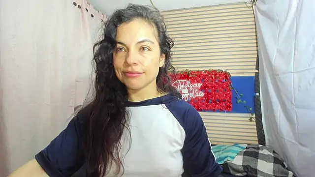 Snapshot of rosse_2504 chatting on 05-17-26, 10:22 rosse 2504 online show from 05-17-26, 10:22