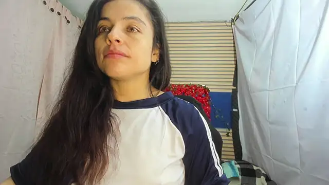 Snapshot of rosse_2504 chatting on 05-27-26, 12:35 rosse 2504 online show from 05-27-26, 12:35