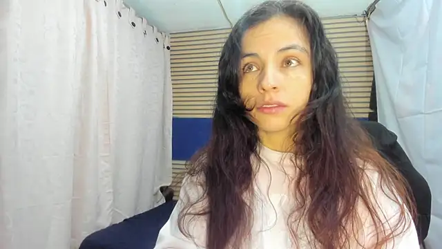Snapshot of rosse_2504 chatting on 06-16-26, 12:52 rosse 2504 online show from 06-16-26, 12:52