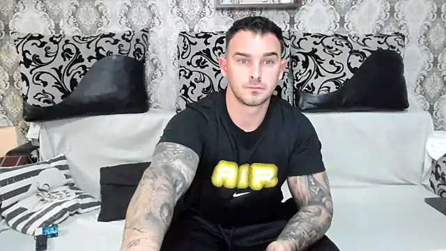 Jonmusclemaster online show from 11-13-25, 08:19