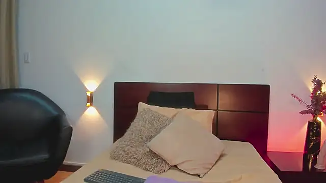 AlissaNix online show from 01-11-25, 12:55