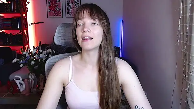 Snapshot of kenzie_x chatting on 06-11-26, 04:32 kenzie x online show from 06-11-26, 04:32
