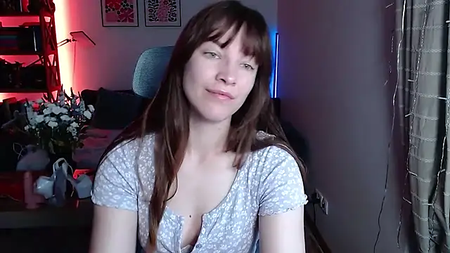 Snapshot of kenzie_x chatting on 06-16-26, 04:26 kenzie x online show from 06-16-26, 04:26