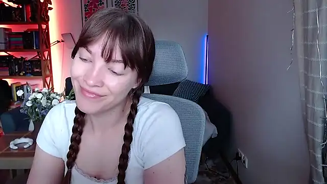 Snapshot of kenzie_x chatting on 06-18-26, 04:24 kenzie x online show from 06-18-26, 04:24